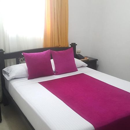 Hotel Colonial Pereira Bagian luar foto