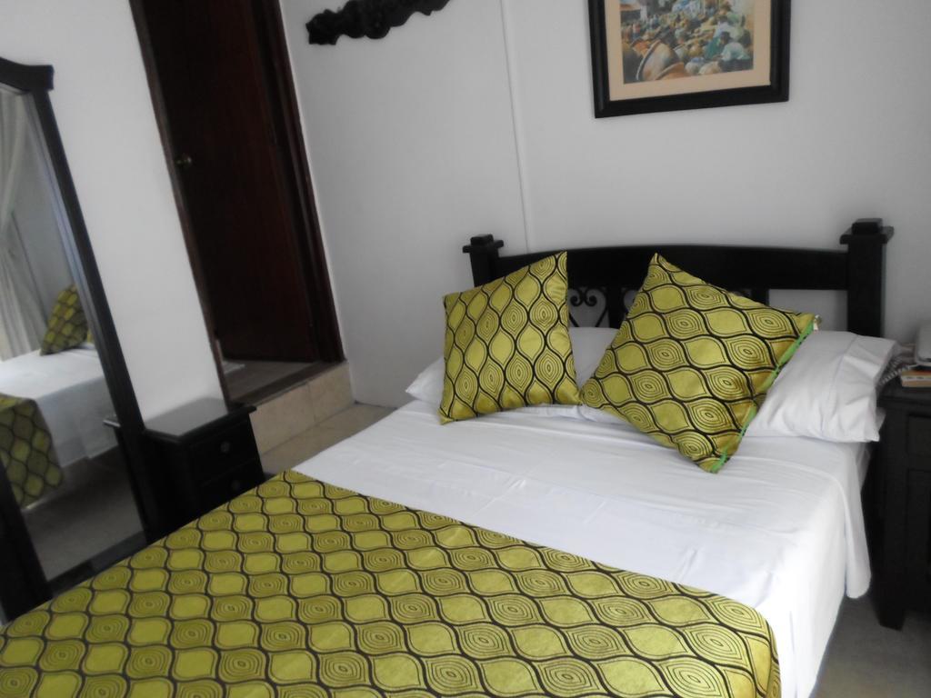 Hotel Colonial Pereira Bagian luar foto