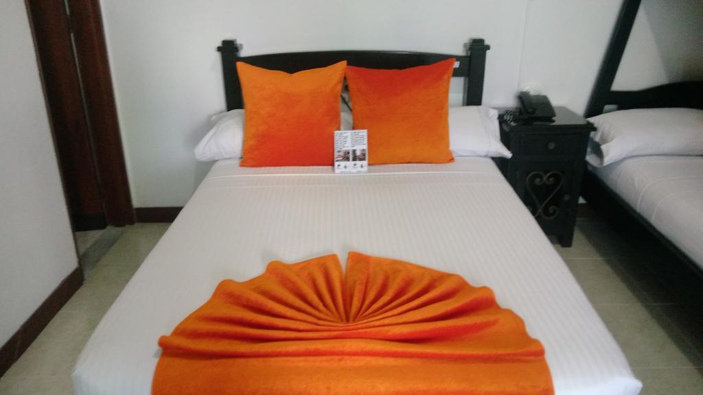 Hotel Colonial Pereira Bagian luar foto