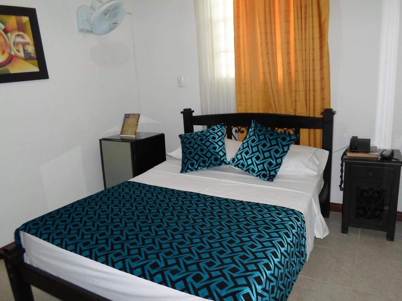 Hotel Colonial Pereira Bagian luar foto