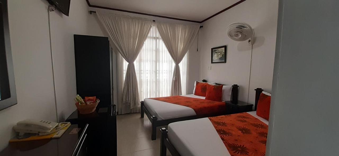 Hotel Colonial Pereira Bagian luar foto