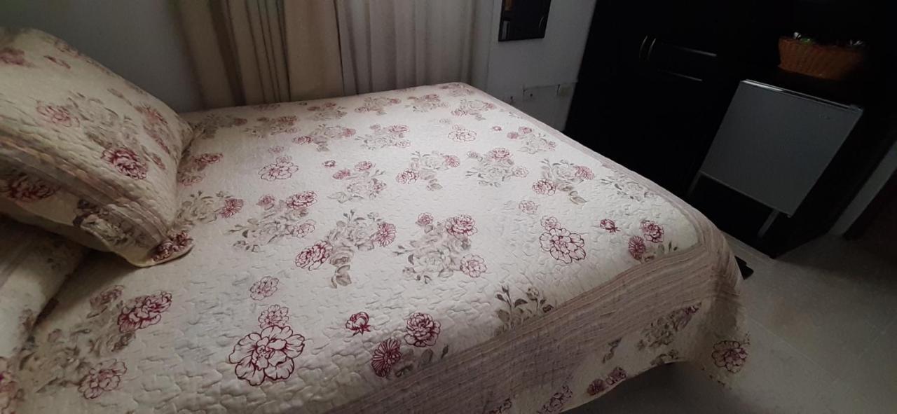 Hotel Colonial Pereira Bagian luar foto