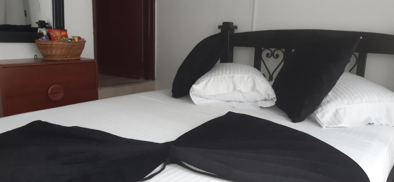 Hotel Colonial Pereira Bagian luar foto